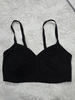 Athleta Black Seamless Wireless Bra with Thin Straps